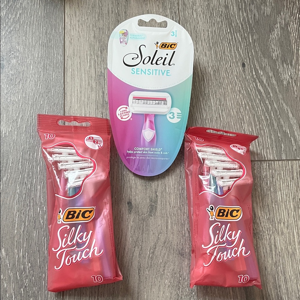 Lot of 3 NEW BIC Razor Sets